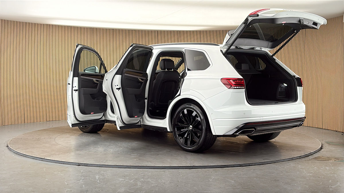 More views of Volkswagen Touareg