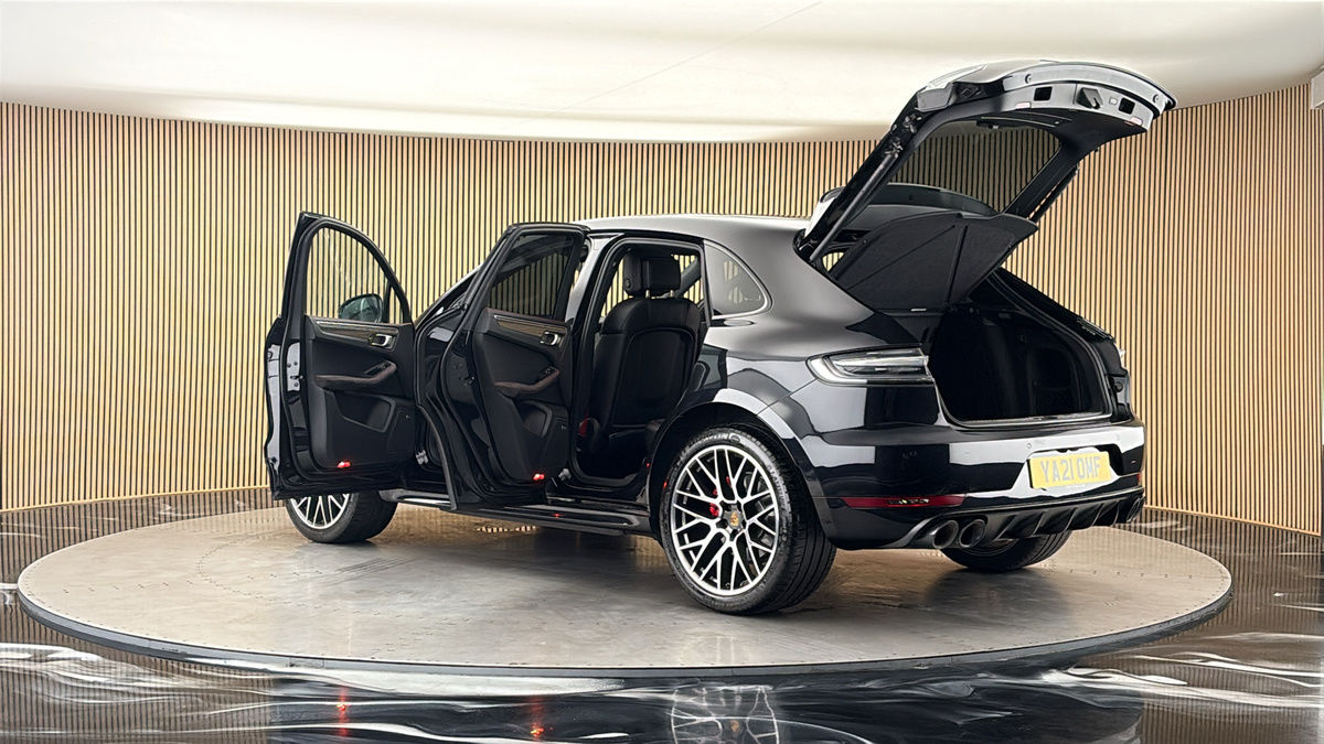 More views of Porsche Macan