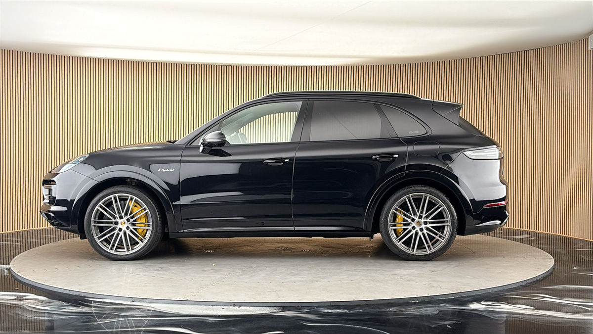 Porsche Cayenne Image 15