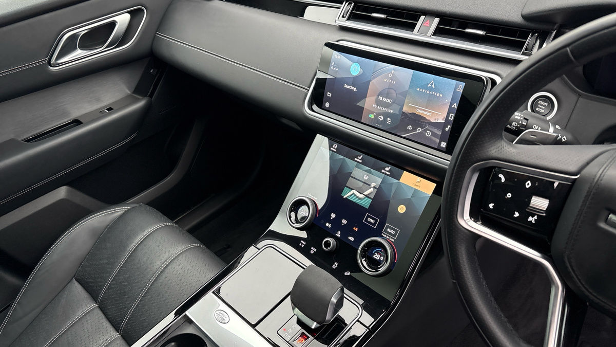 Land Rover Range Rover Velar Image 18