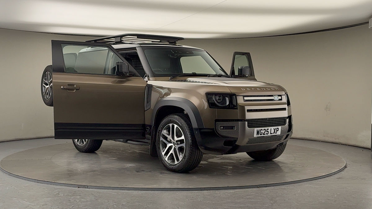 More views of Land Rover Defender 90