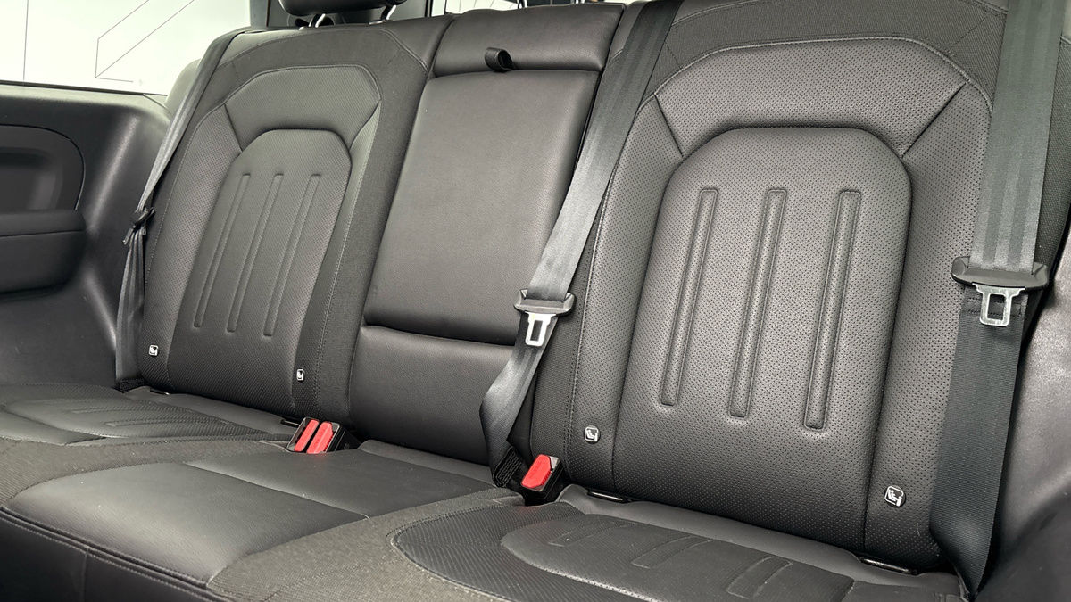 Land Rover Defender 90 Image 8