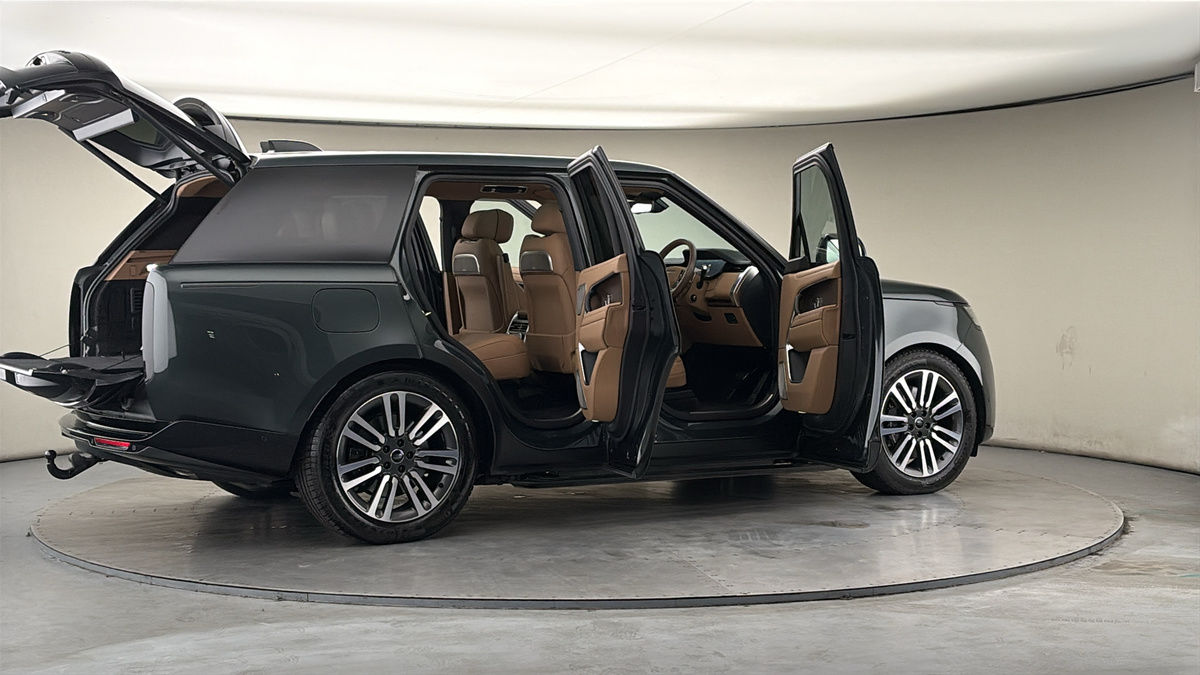 More views of Land Rover Range Rover