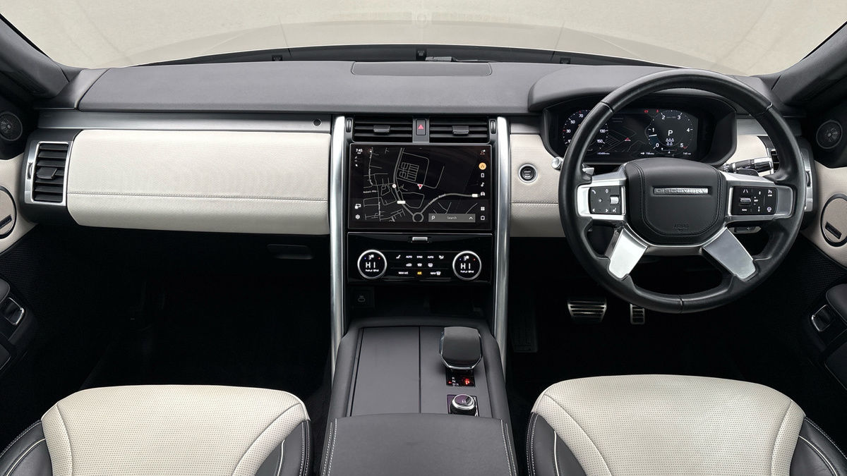 Land Rover Discovery Image 12