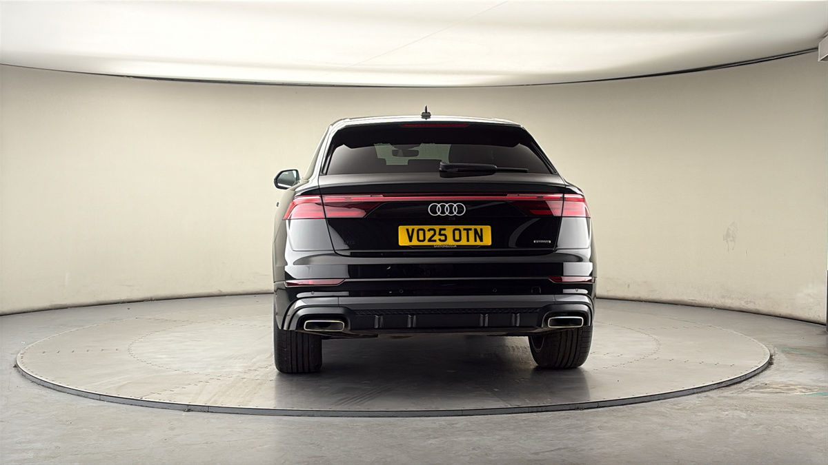More views of Audi Q8