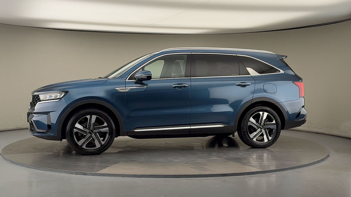 More views of Kia Sorento