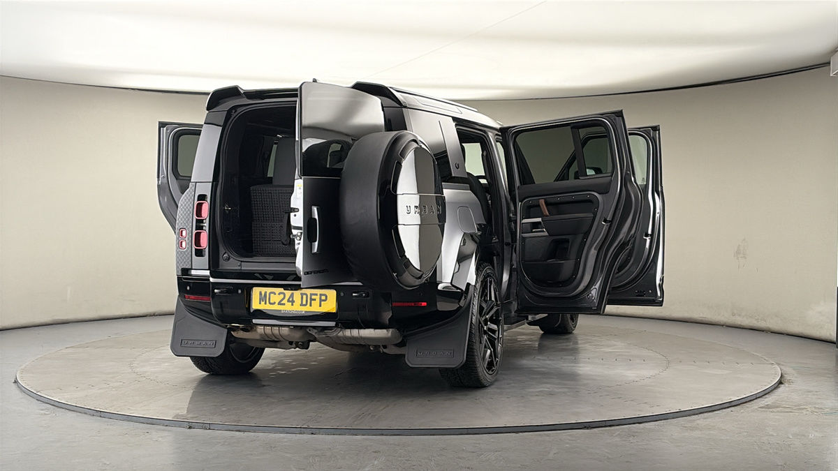 More views of Land Rover Defender 110