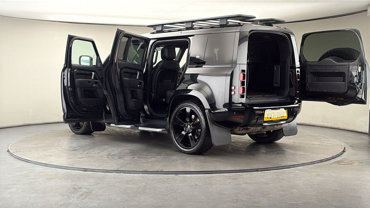 More views of Land Rover Defender 110