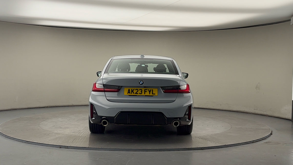 BMW 3 Series Image 4