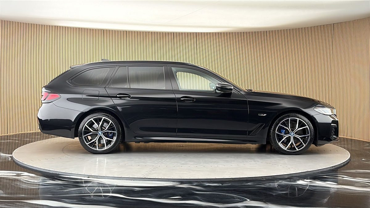 BMW 5 Series Image 16