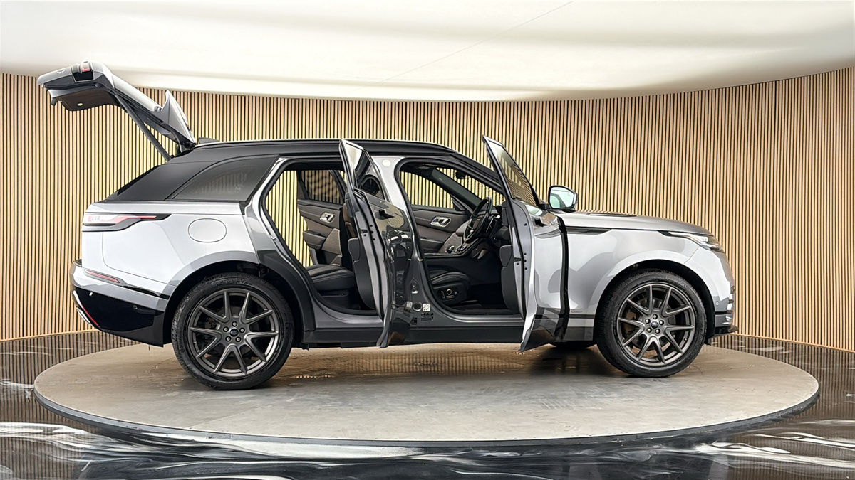 More views of Land Rover Range Rover Velar