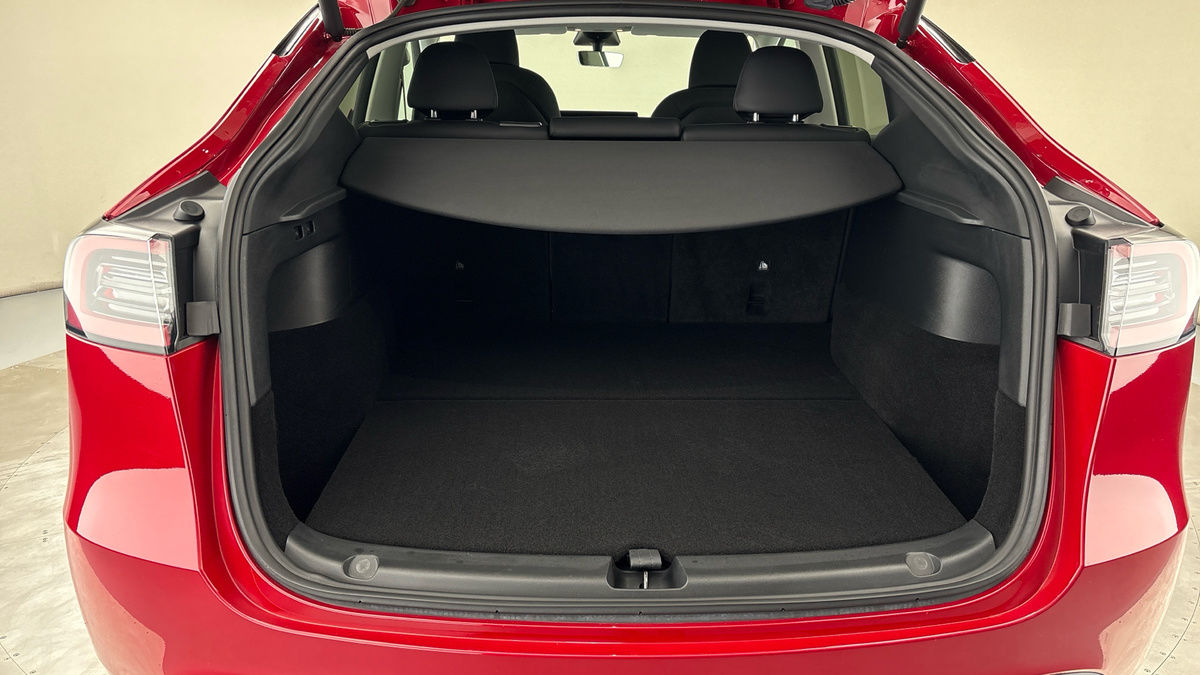 Tesla Model Y Image 11
