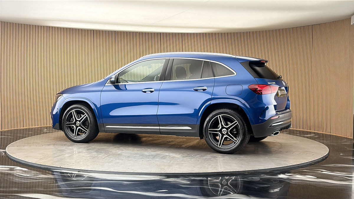 More views of Mercedes-Benz GLA