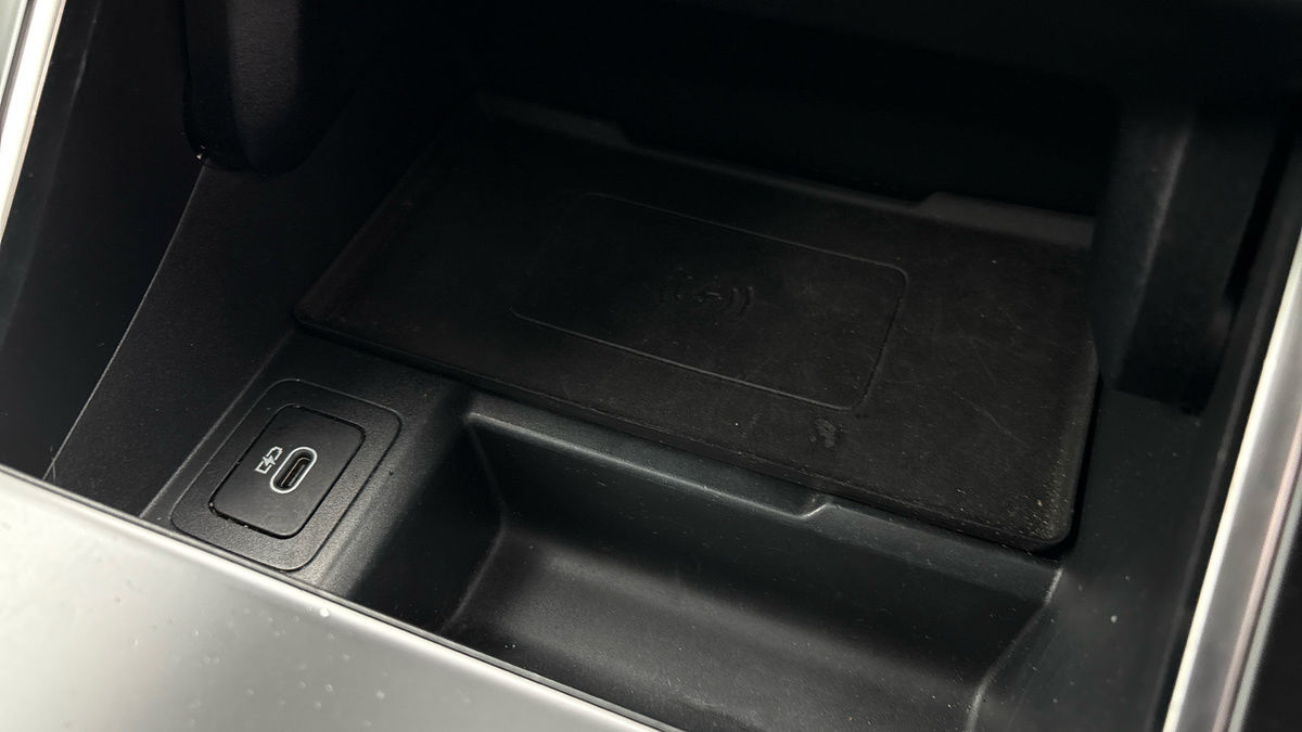 More views of Land Rover Range Rover Velar