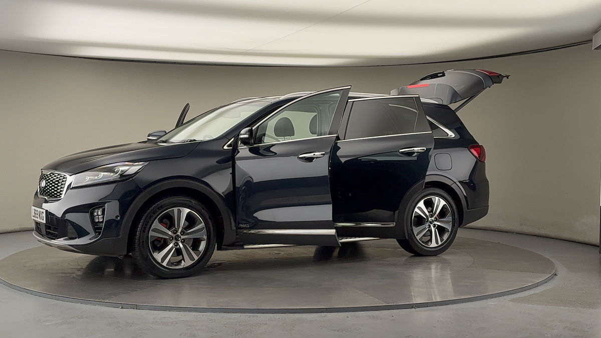 More views of Kia Sorento