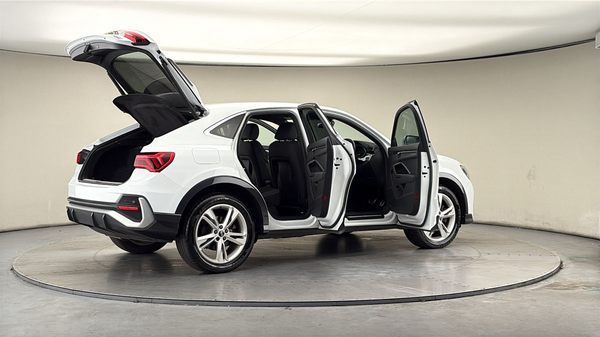 More views of Audi Q3