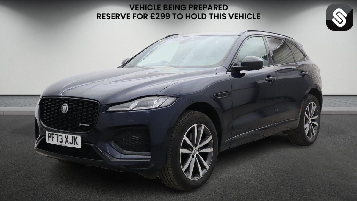Jaguar F-PACE Image 2