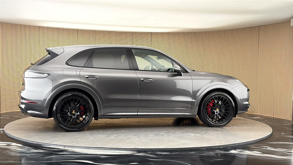 More views of Porsche Cayenne