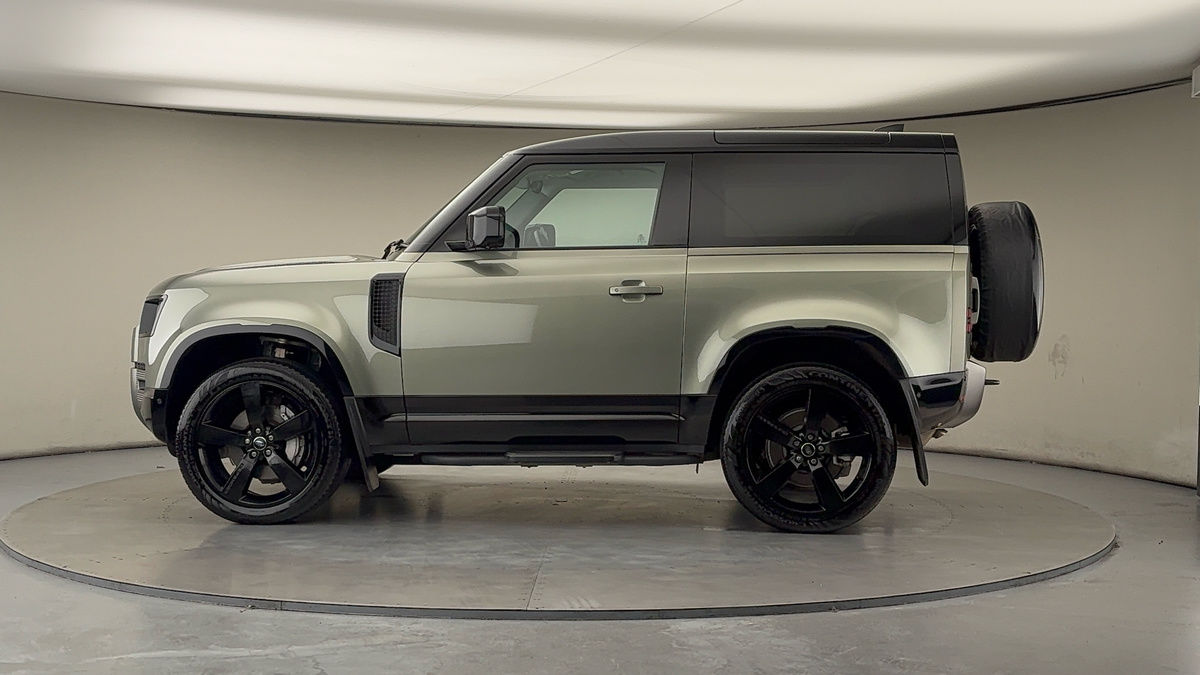 More views of Land Rover Defender 90