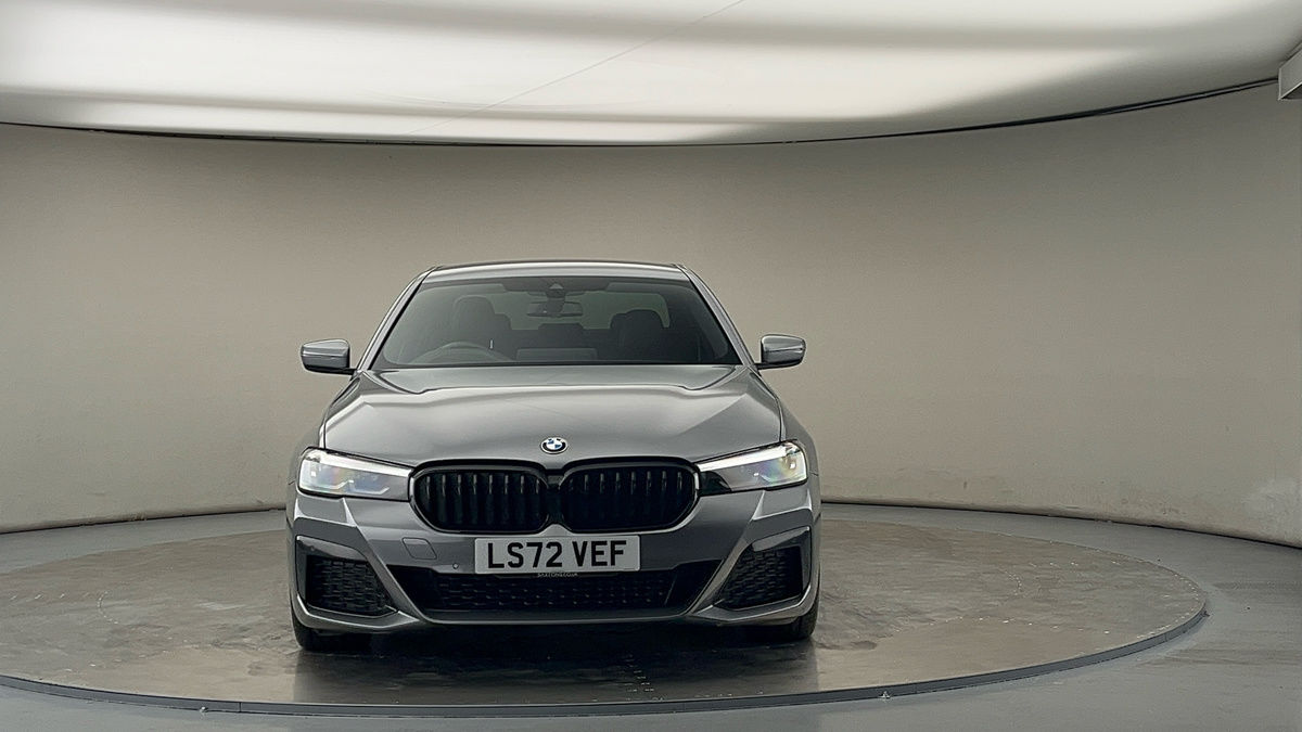 BMW 5 Series Image 3
