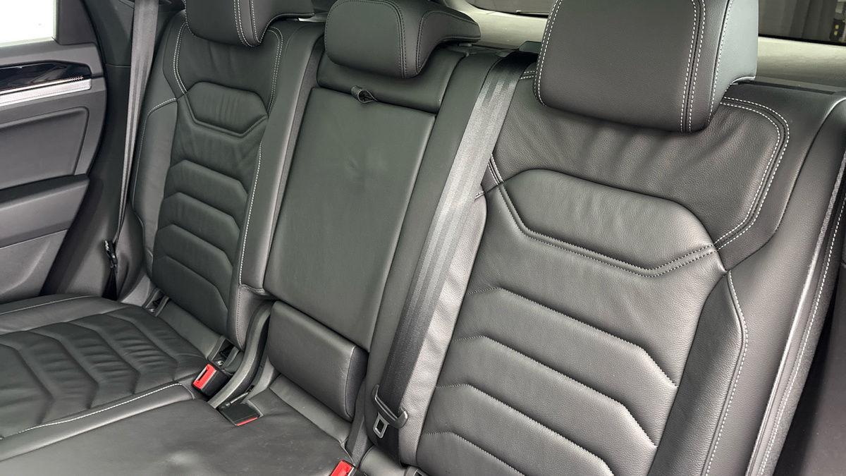 Volkswagen Touareg Image 8