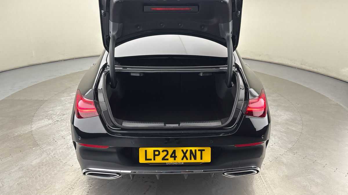 Mercedes-Benz CLA Image 11