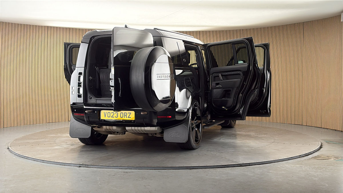More views of Land Rover Defender 110