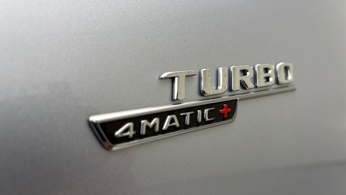 Mercedes-Benz E Class Image 30