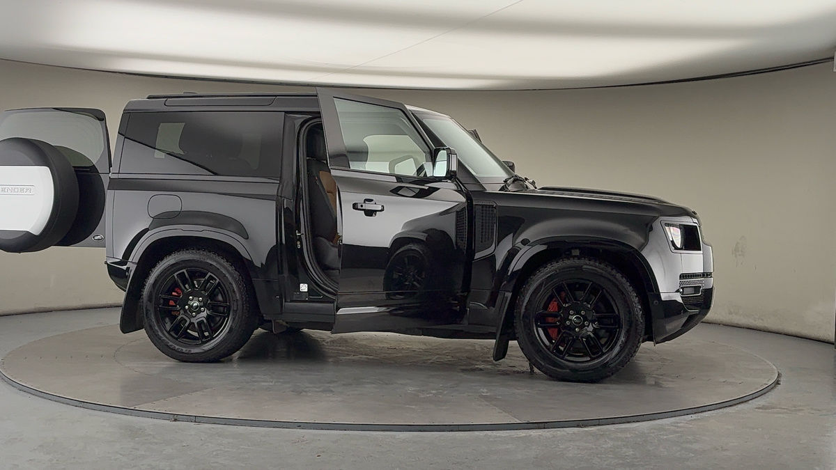 More views of Land Rover Defender 90