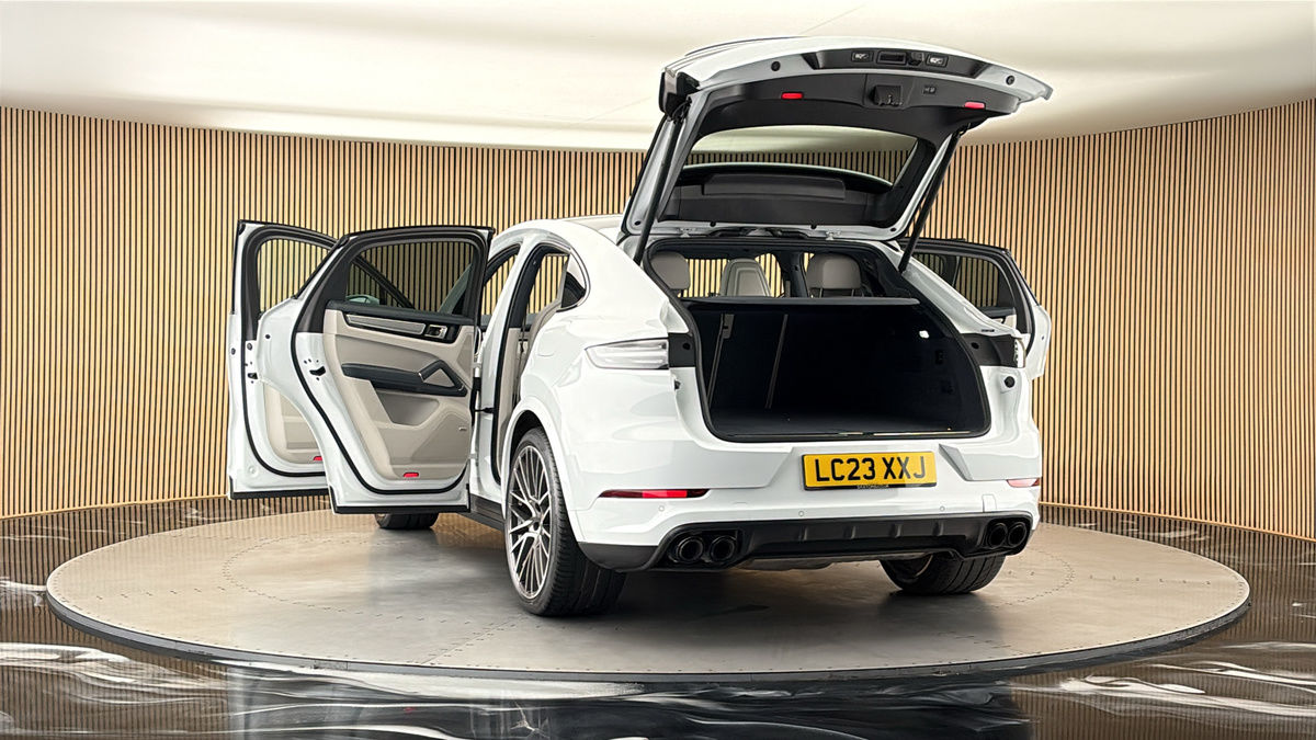 More views of Porsche Cayenne