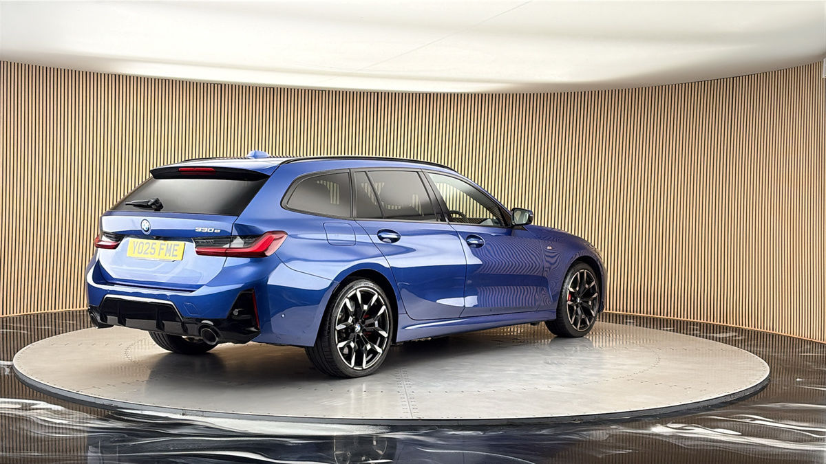 BMW 3 Series Image 21