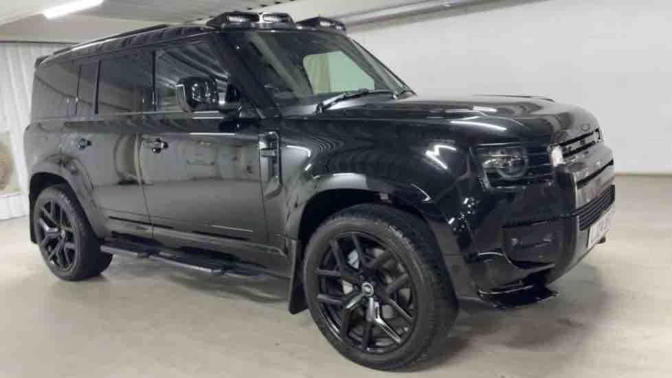 More views of Land Rover Defender 110