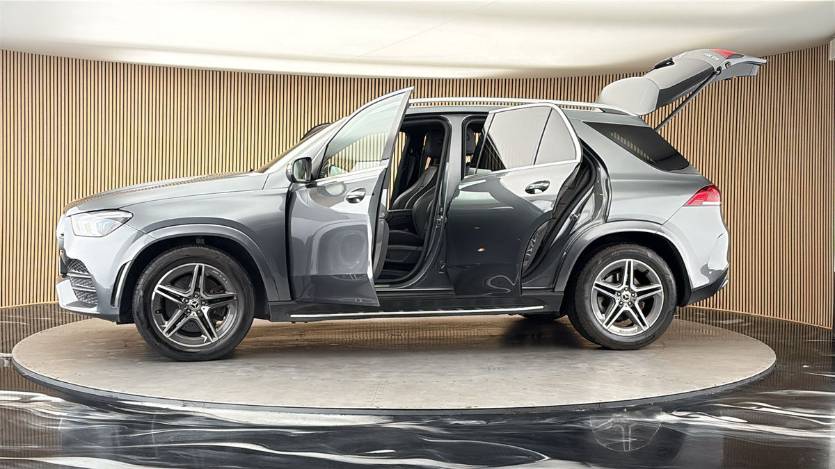 More views of Mercedes-Benz GLE