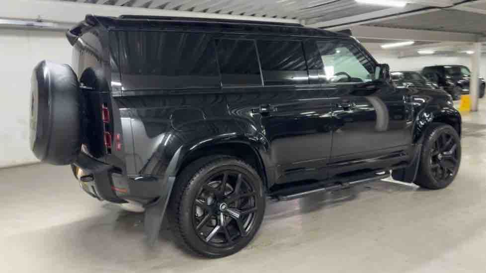 More views of Land Rover Defender 110