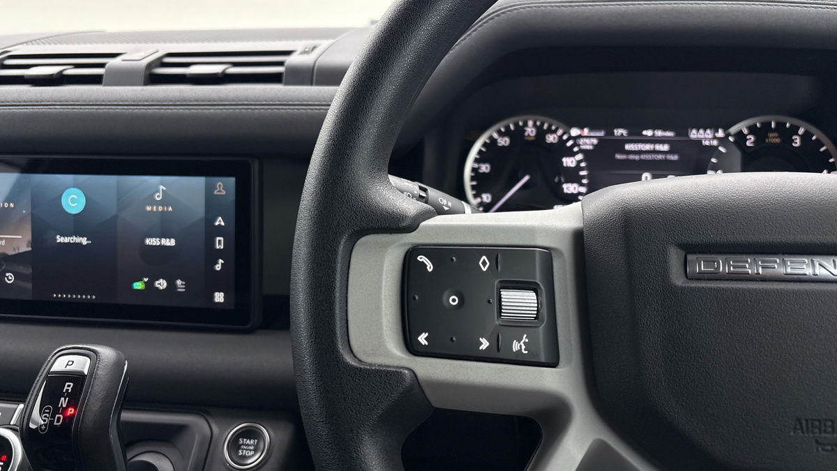 Land Rover Defender 90 Image 13