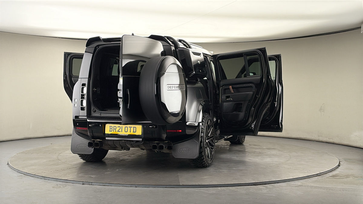 More views of Land Rover Defender 110