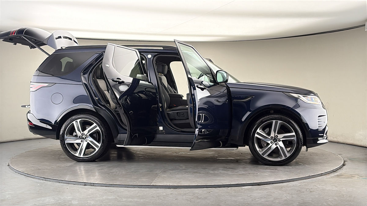 More views of Land Rover Discovery