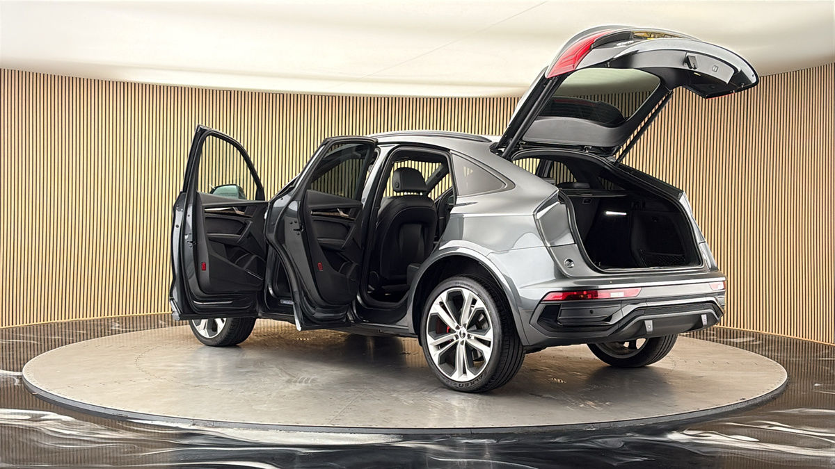 More views of Audi Q5