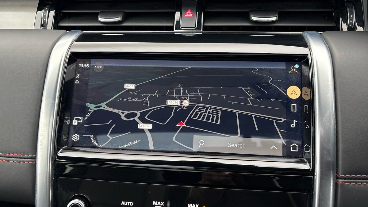 Land Rover Discovery Sport Image 17