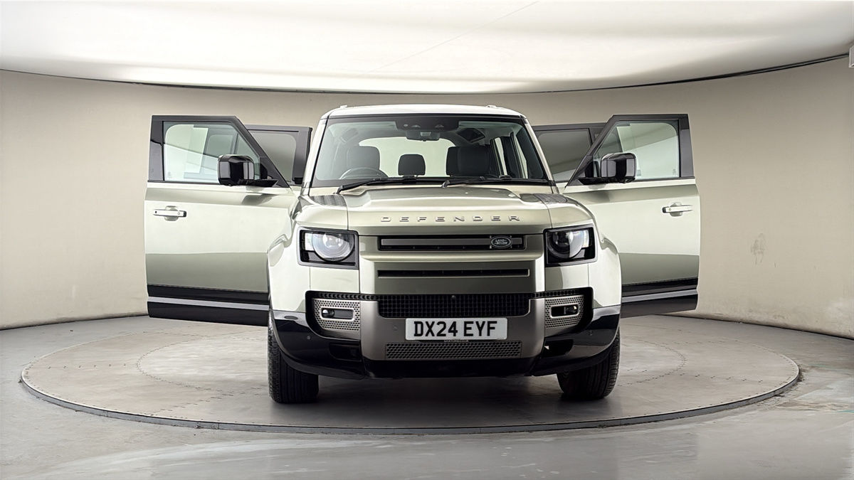 More views of Land Rover Defender 110