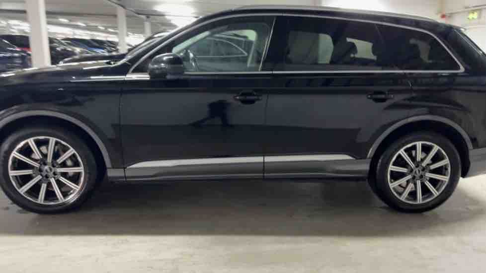 More views of Audi Q7