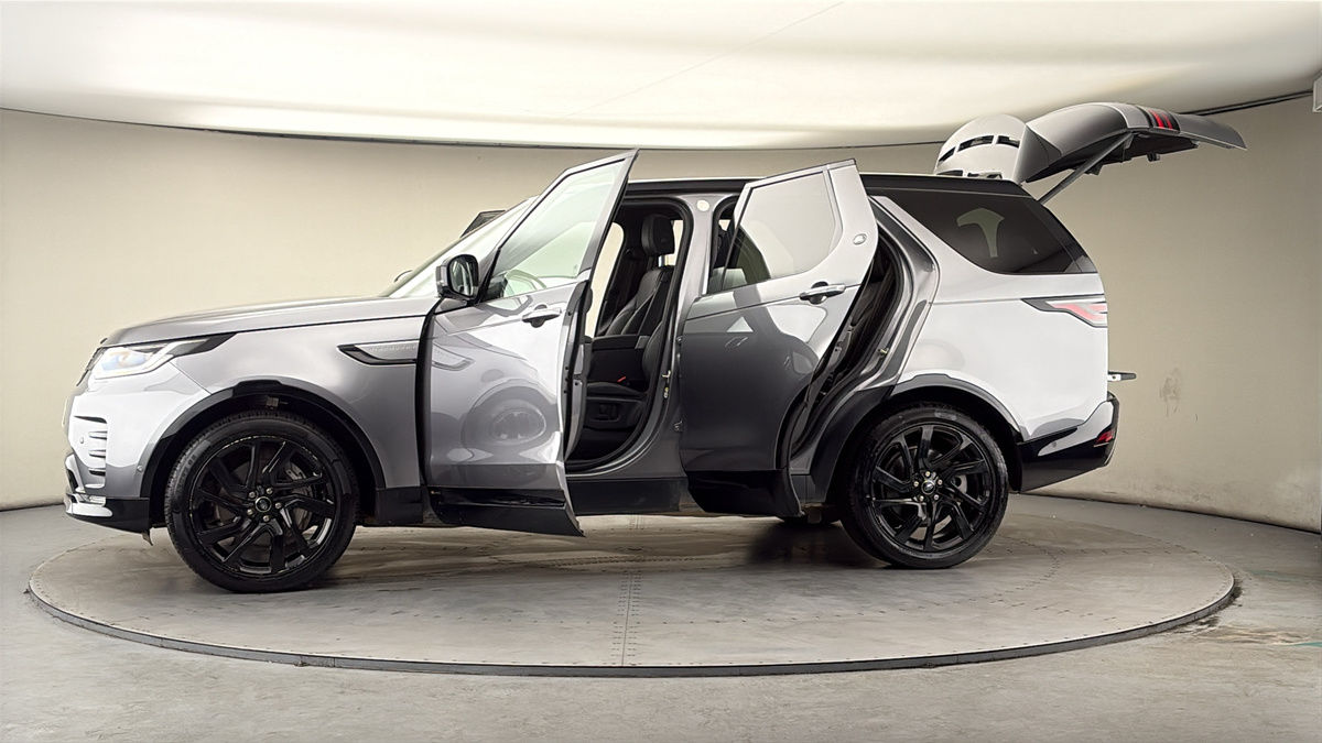 More views of Land Rover Discovery