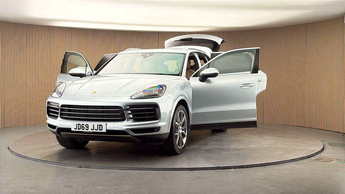 More views of Porsche Cayenne