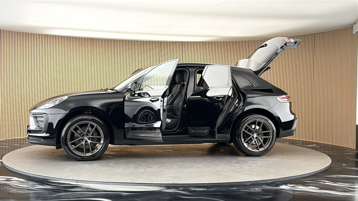 More views of Porsche Macan