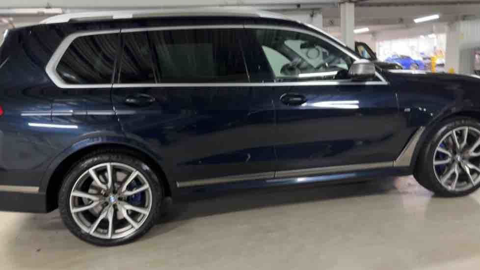 More views of BMW X7