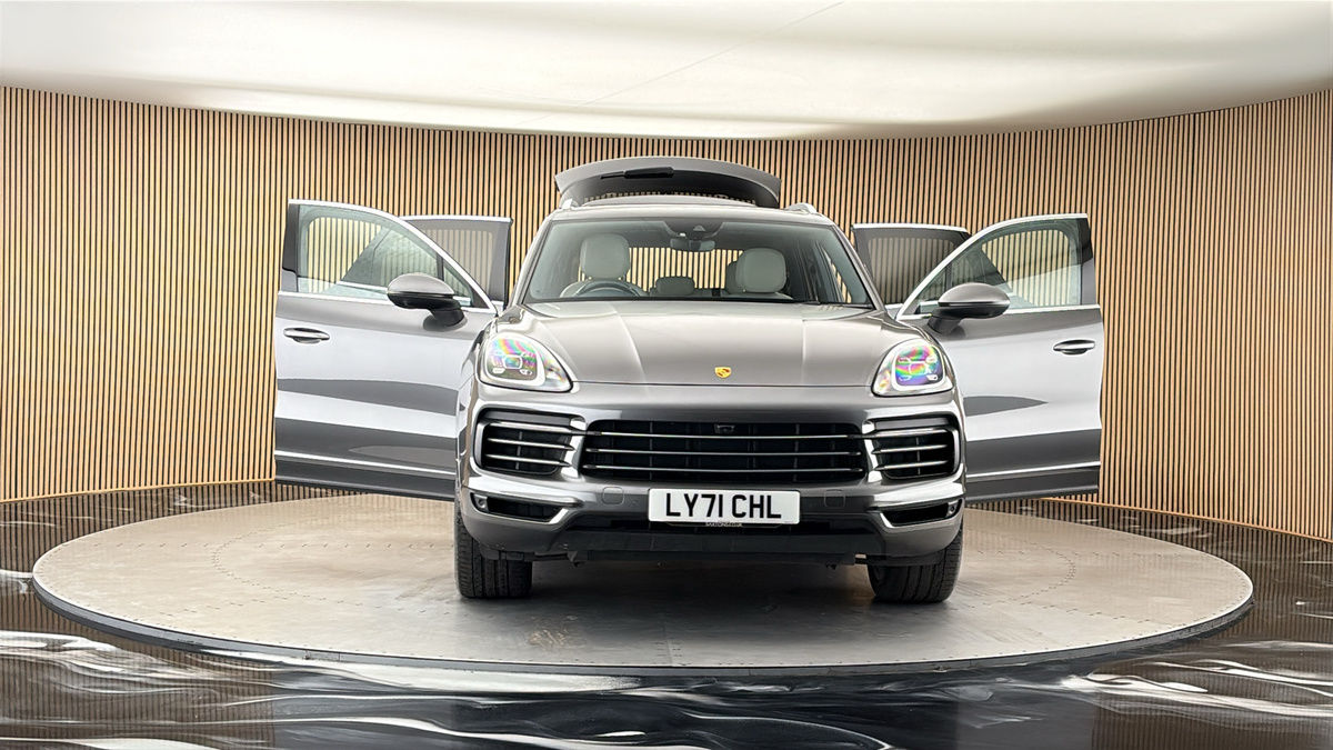 More views of Porsche Cayenne