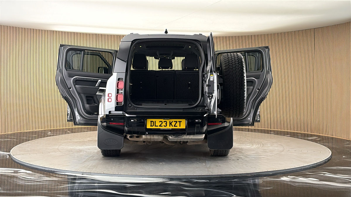 More views of Land Rover Defender 110