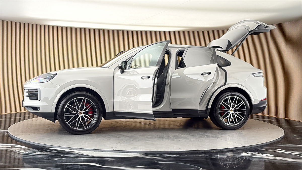 More views of Porsche Cayenne