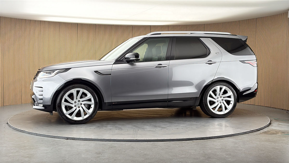 More views of Land Rover Discovery
