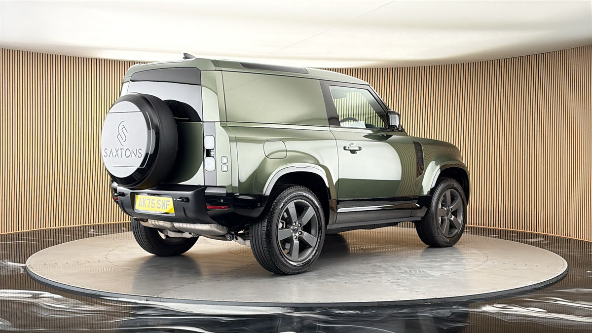 Land Rover Defender 90 Image 21